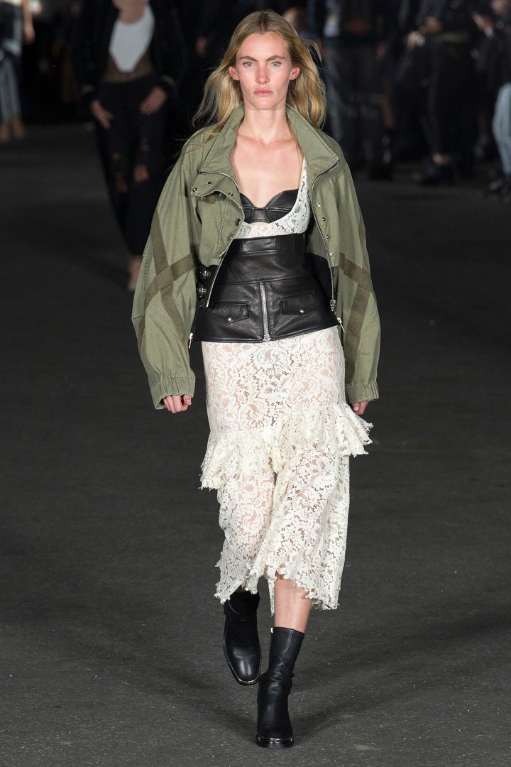 Alexander Wang（亚历山大·王）2025春夏纽约时装周时装秀