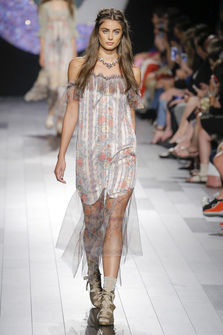 Anna Sui（安娜苏）2025纽约时装周时装秀