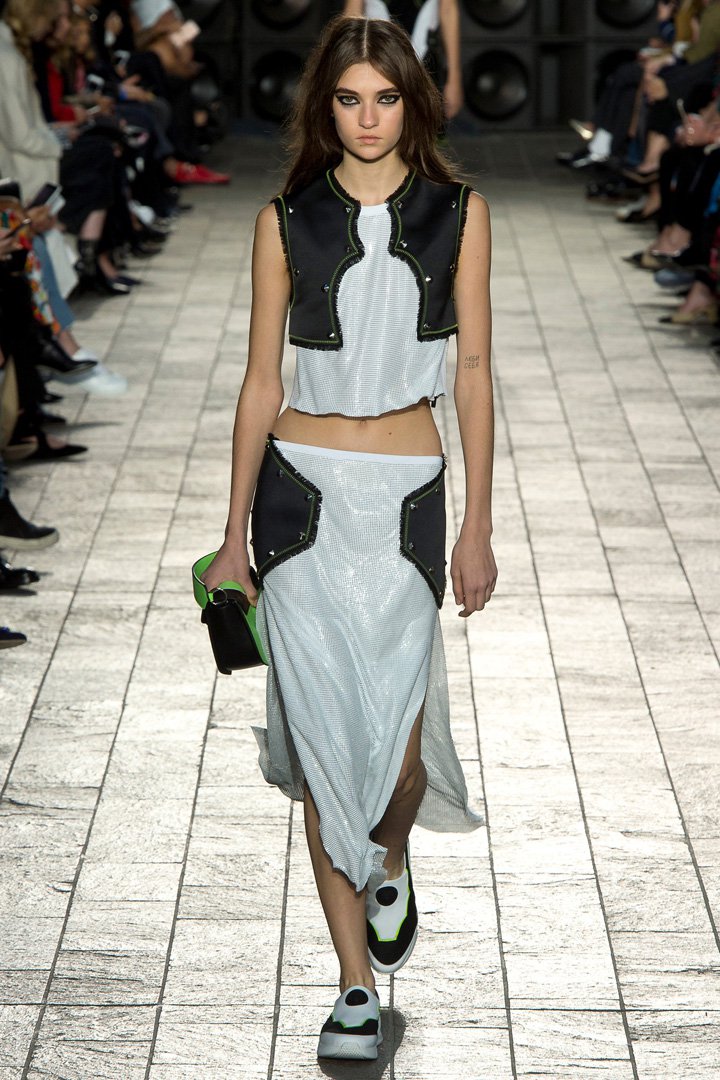 Versus Versace（范瑟丝）2025伦敦时装周时装秀