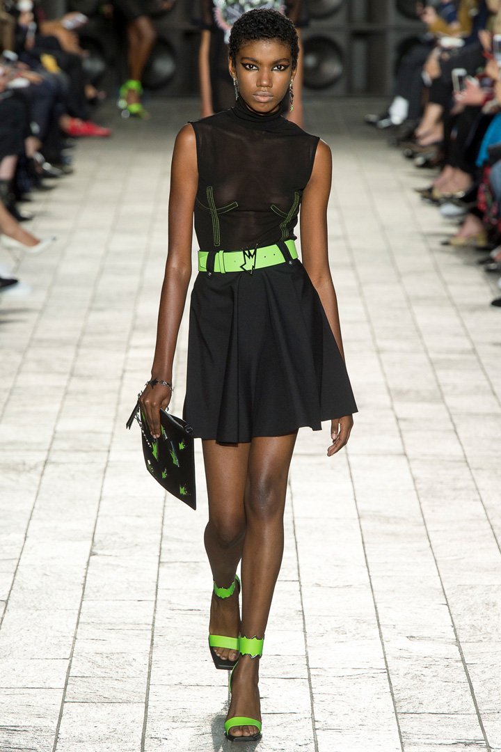 Versus Versace（范瑟丝）2025伦敦时装周时装秀