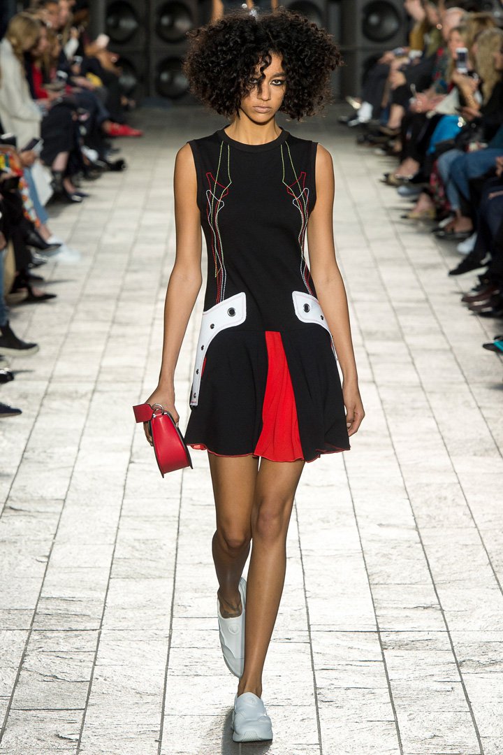 Versus Versace（范瑟丝）2025伦敦时装周时装秀