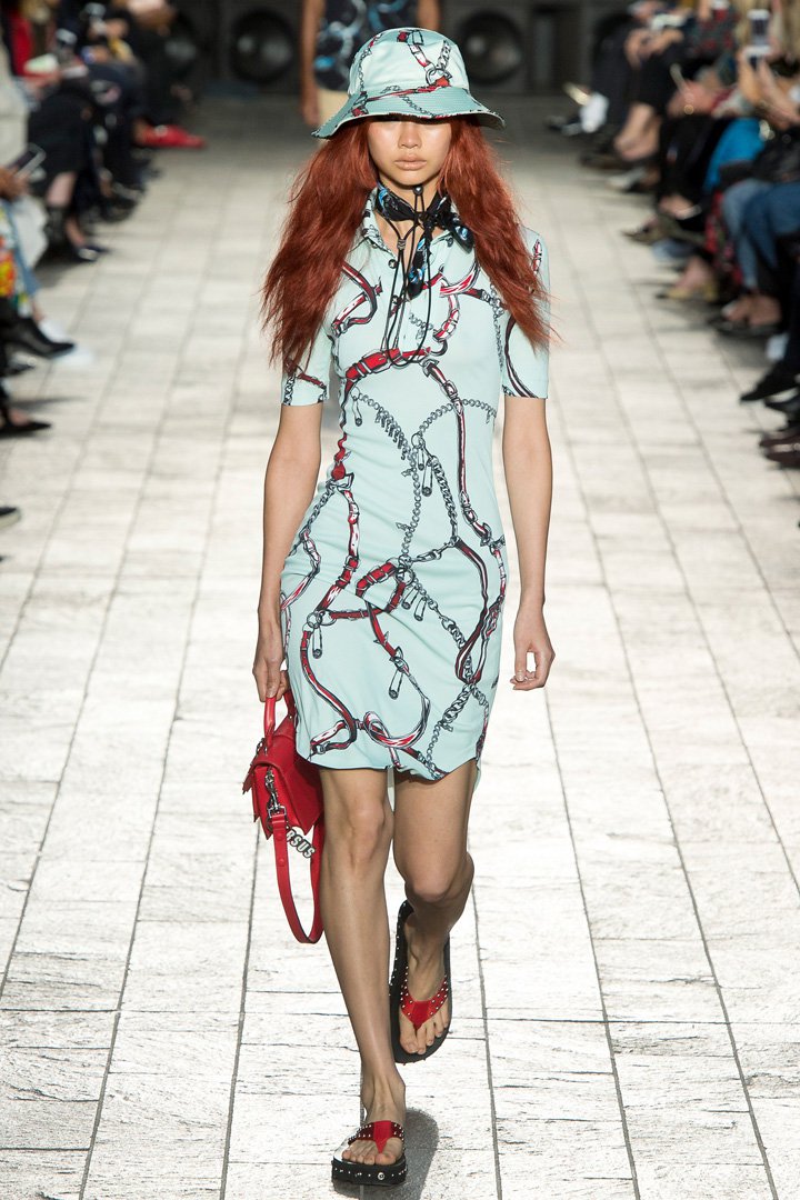 Versus Versace（范瑟丝）2025伦敦时装周时装秀