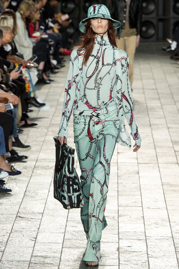 Versus Versace（范瑟丝）2025伦敦时装周时装秀