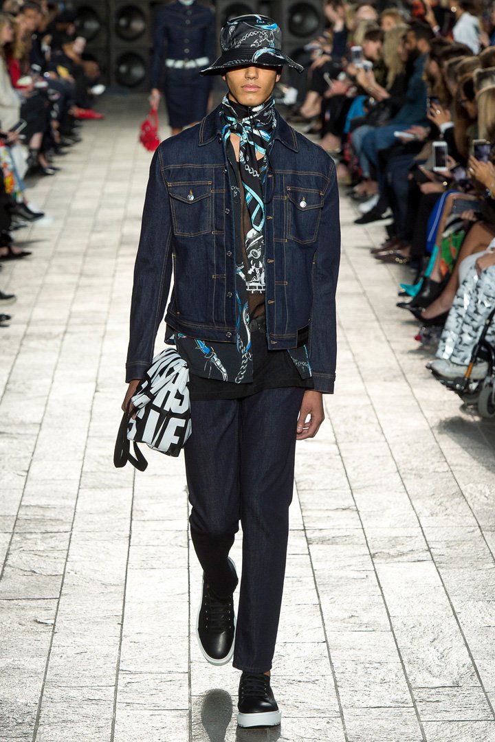 Versus Versace（范瑟丝）2025伦敦时装周时装秀