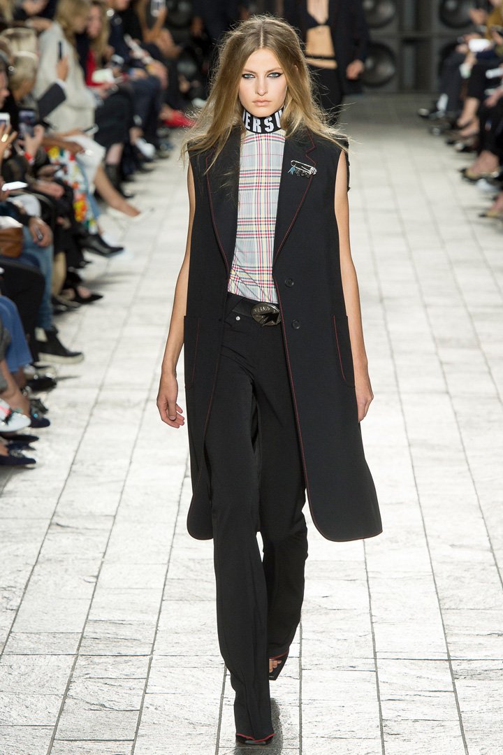 Versus Versace（范瑟丝）2025伦敦时装周时装秀