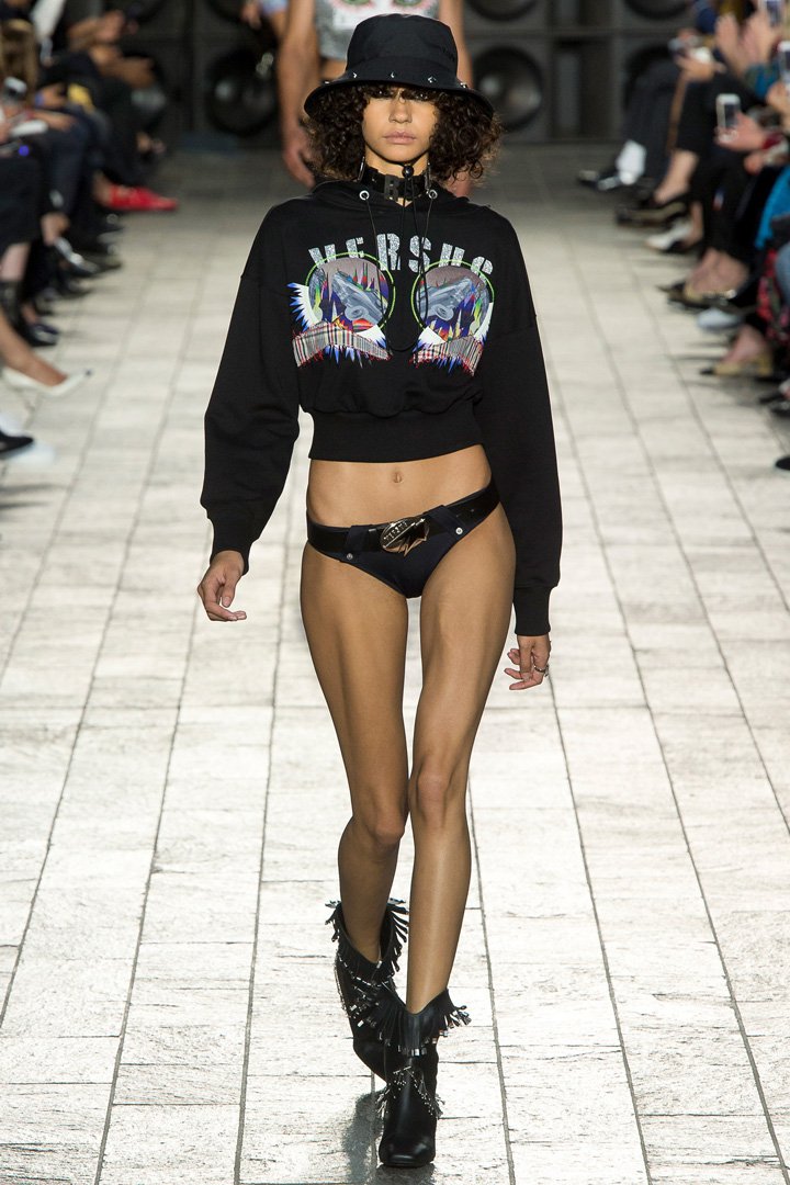 Versus Versace（范瑟丝）2025伦敦时装周时装秀