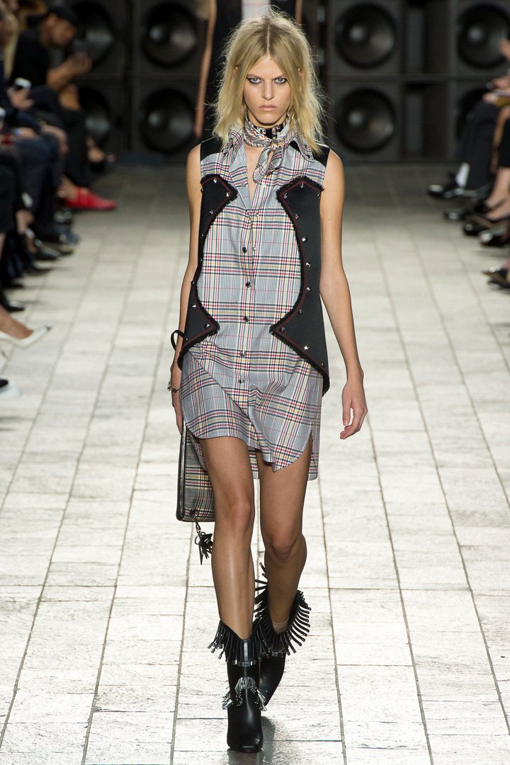 Versus Versace（范瑟丝）2025伦敦时装周时装秀