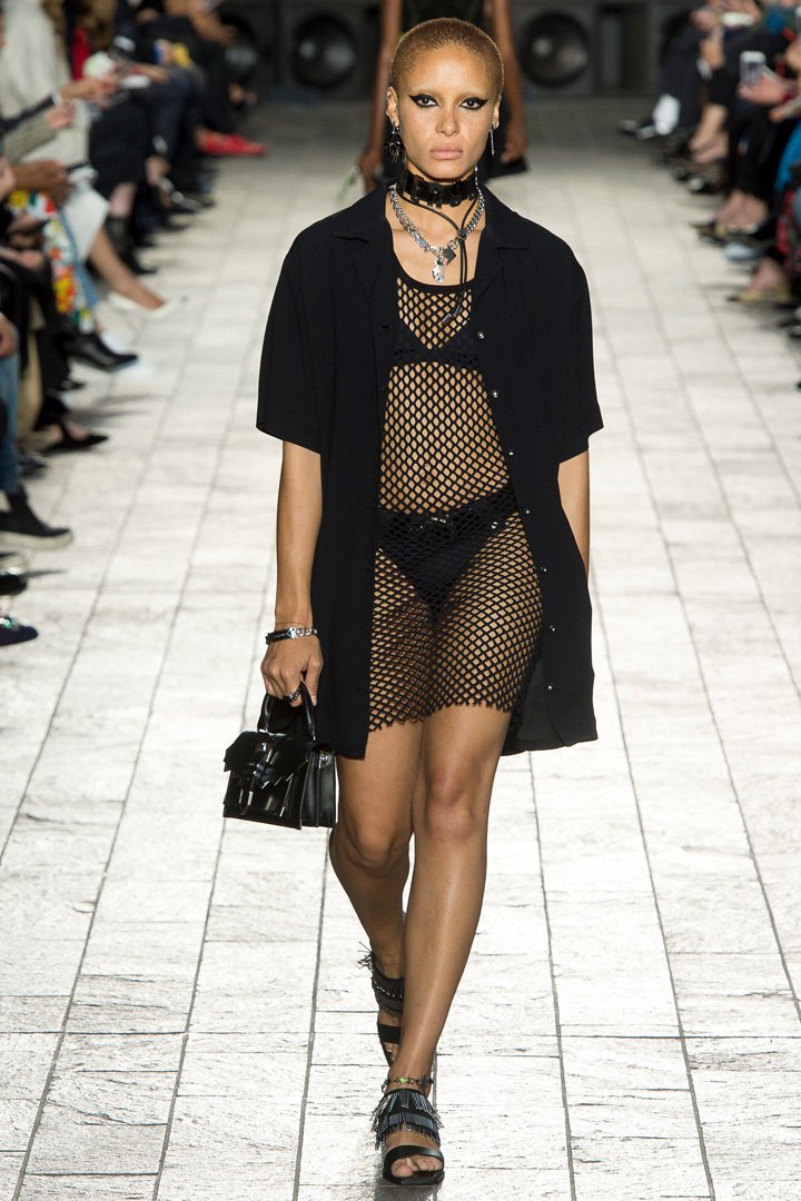 Versus Versace（范瑟丝）2025伦敦时装周时装秀