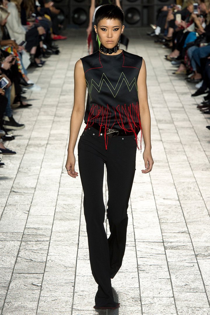 Versus Versace（范瑟丝）2025伦敦时装周时装秀