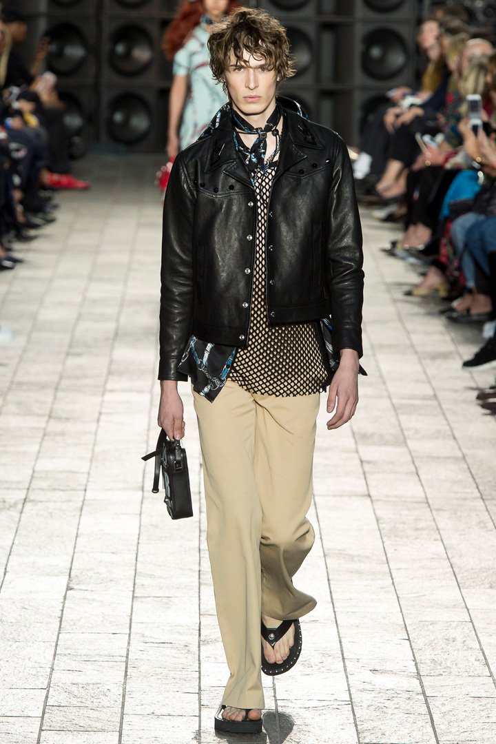 Versus Versace（范瑟丝）2025伦敦时装周时装秀