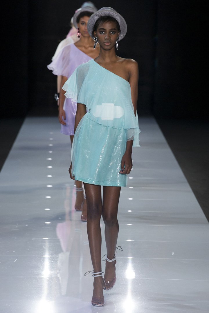 Emporio Armani 2025伦敦时装周时装秀