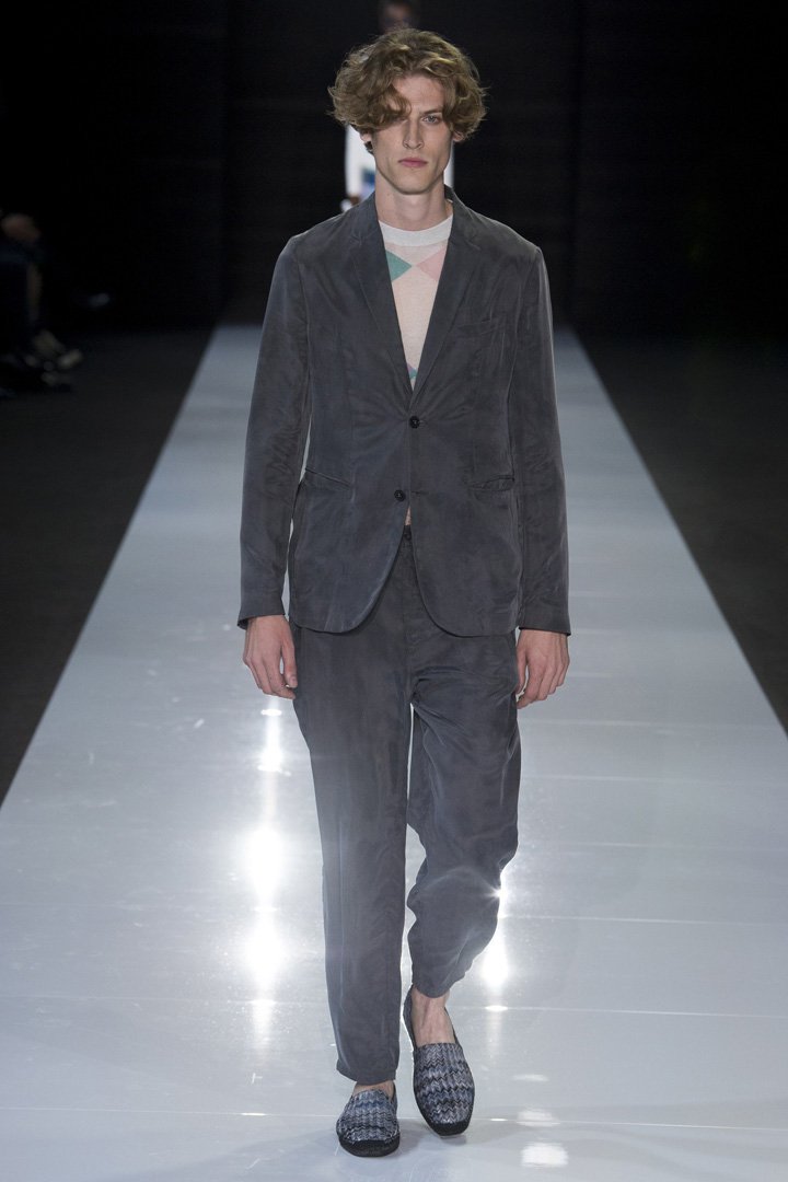 Emporio Armani 2025伦敦时装周时装秀