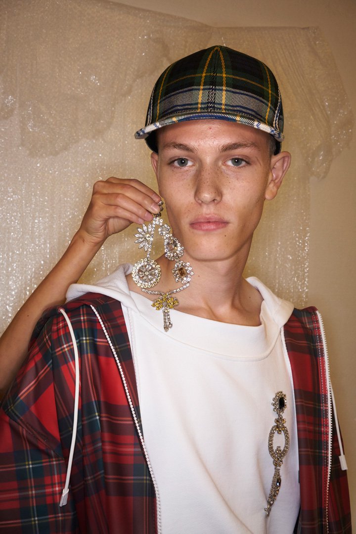 Burberry(博柏利)2025伦敦时装周时装秀