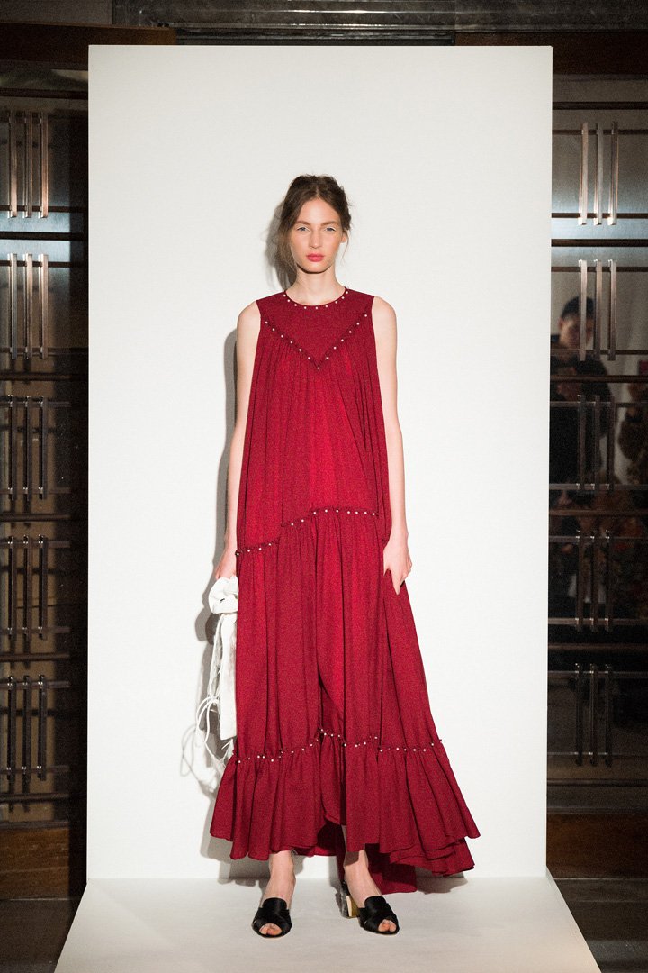 Huishan Zhang（张卉山）2025伦敦发布会女装秀