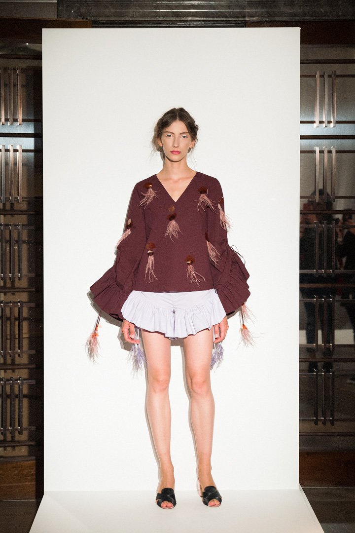 Huishan Zhang（张卉山）2025伦敦发布会女装秀