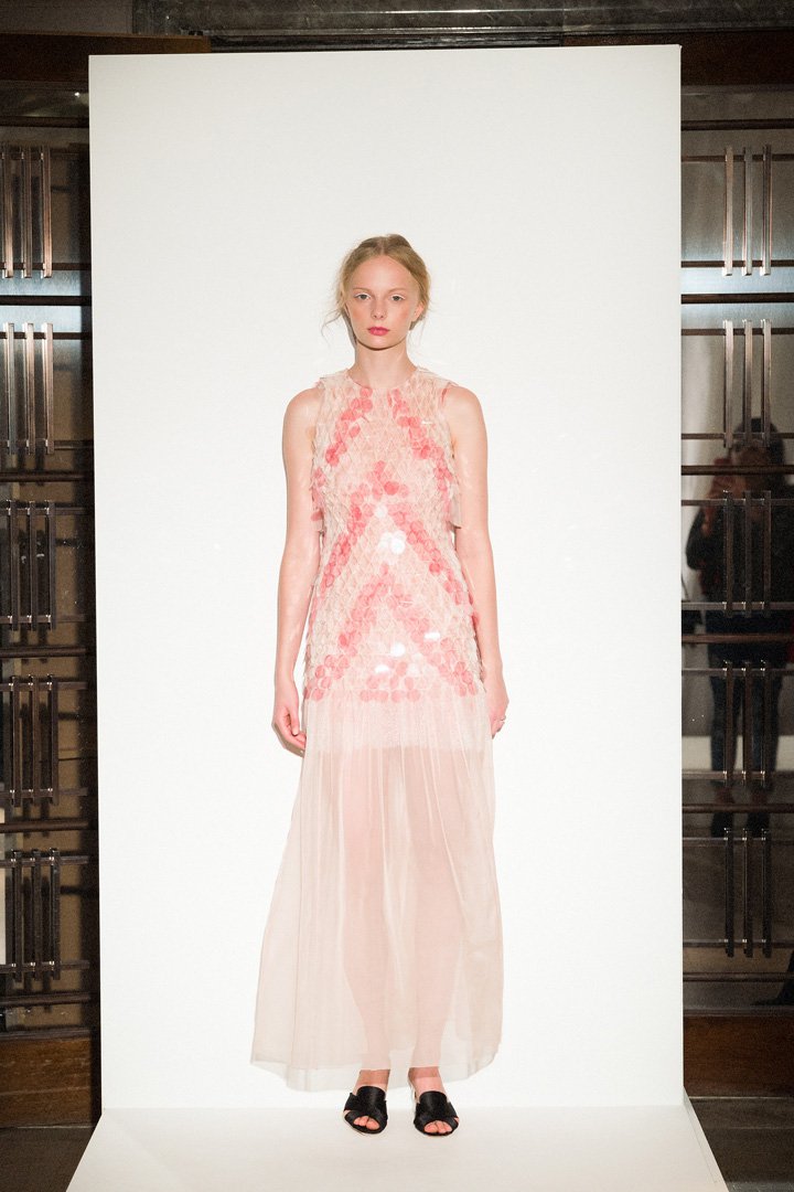 Huishan Zhang（张卉山）2025伦敦发布会女装秀