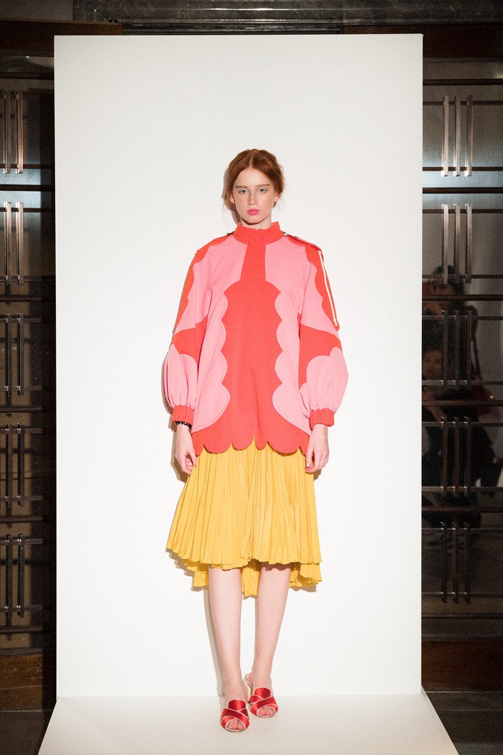 Huishan Zhang（张卉山）2025伦敦发布会女装秀