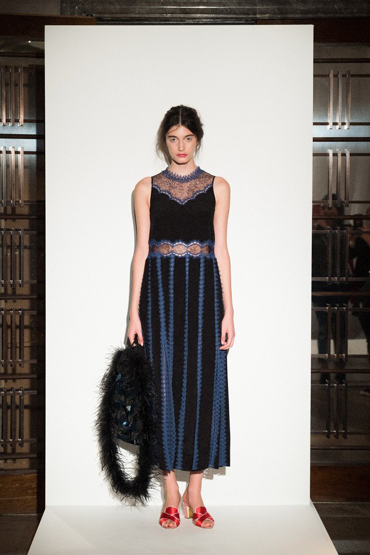 Huishan Zhang（张卉山）2025伦敦发布会女装秀