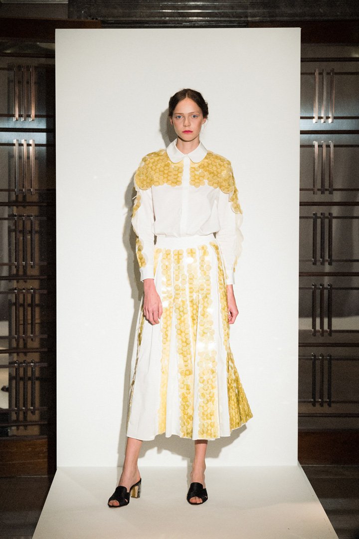 Huishan Zhang（张卉山）2025伦敦发布会女装秀