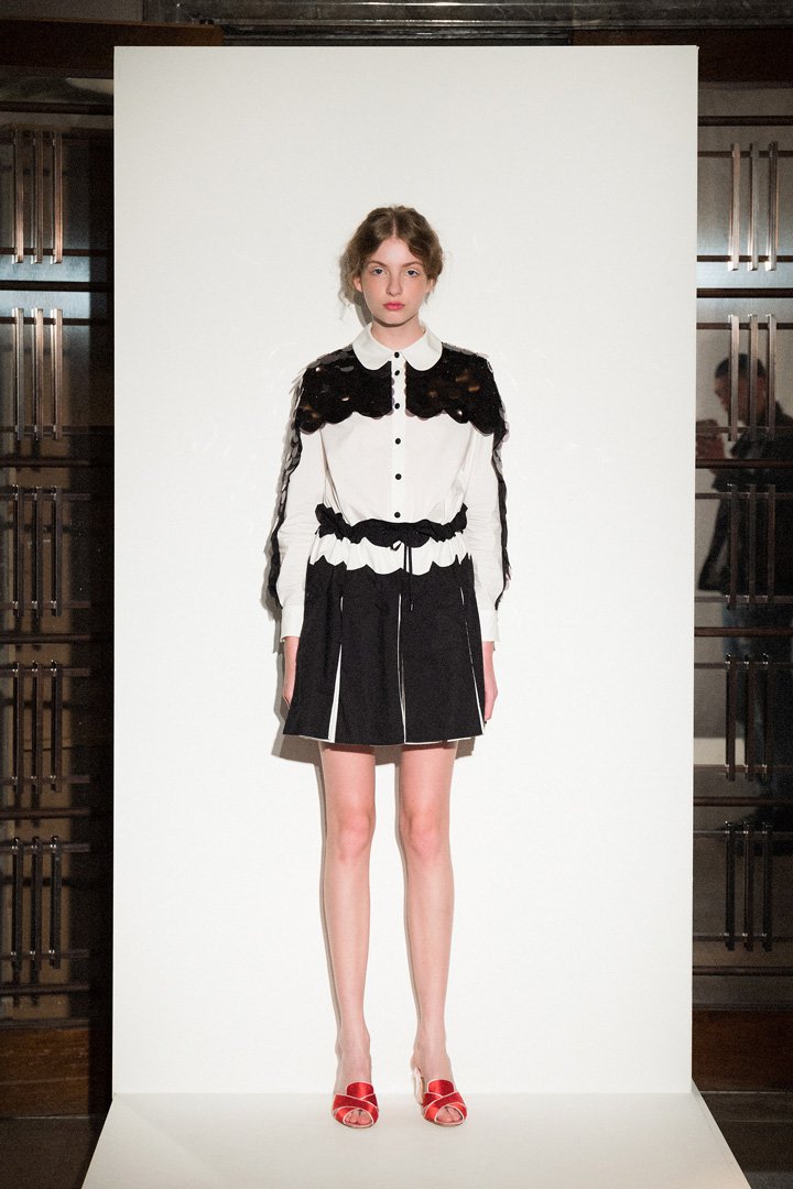 Huishan Zhang（张卉山）2025伦敦发布会女装秀