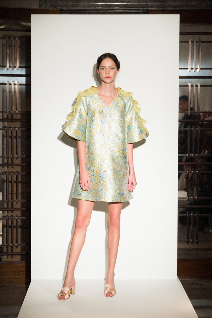 Huishan Zhang（张卉山）2025伦敦发布会女装秀