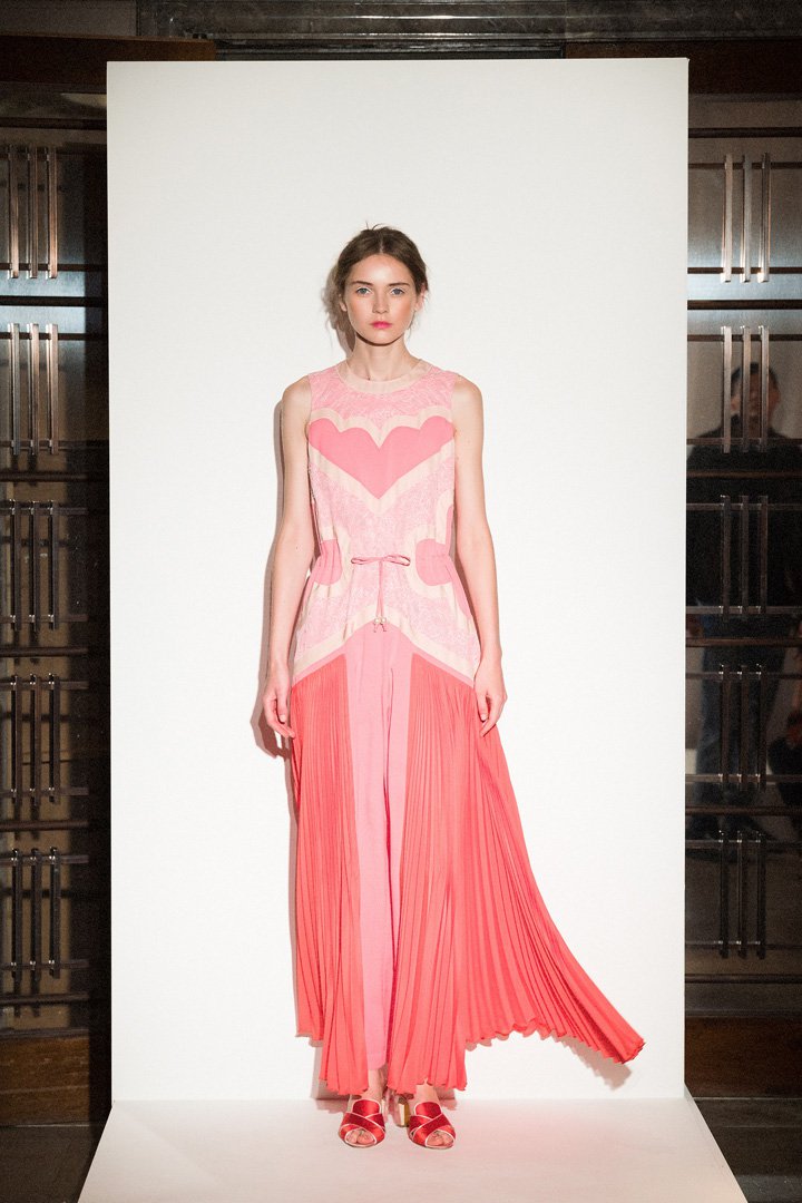 Huishan Zhang（张卉山）2025伦敦发布会女装秀