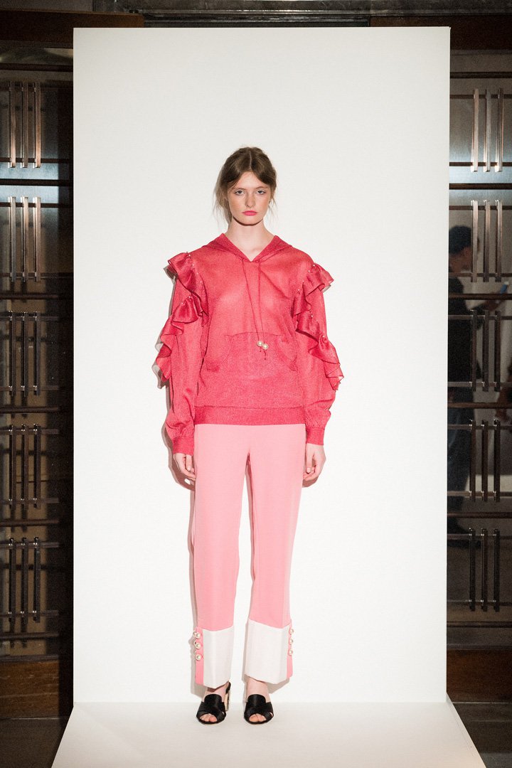 Huishan Zhang（张卉山）2025伦敦发布会女装秀