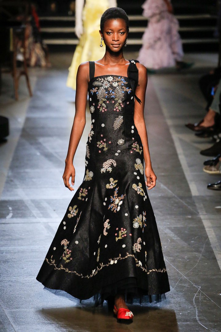 Erdem（艾尔丹姆）2025伦敦时装周时装秀