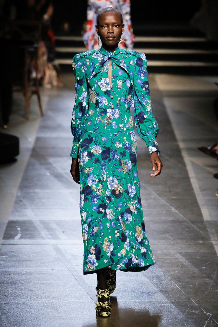 Erdem（艾尔丹姆）2025伦敦时装周时装秀