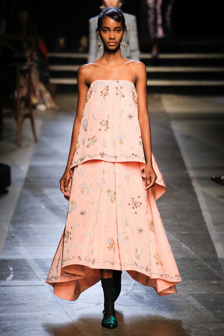 Erdem（艾尔丹姆）2025伦敦时装周时装秀