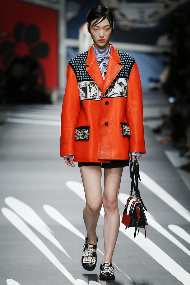 PRADA(普拉达)2025米兰时装周时装秀