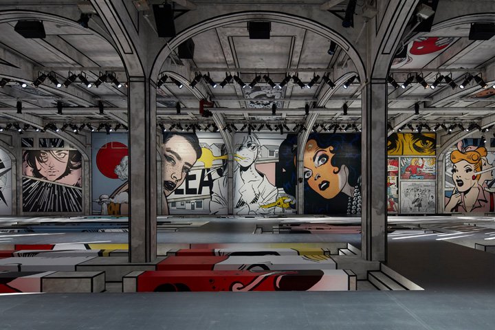 PRADA(普拉达)2025米兰时装周时装秀