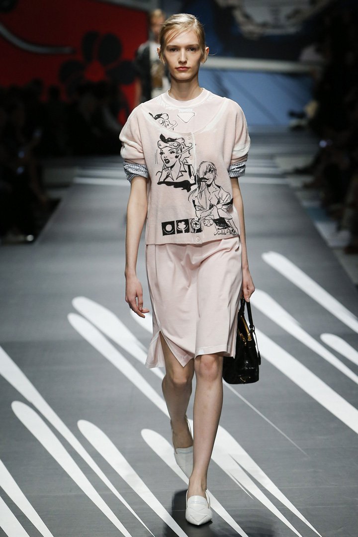 PRADA(普拉达)2025米兰时装周时装秀