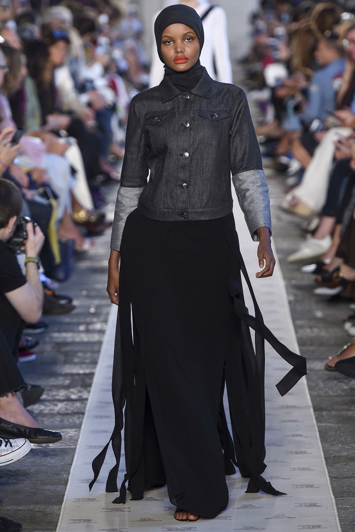 Max Mara（麦丝玛拉）2025米兰时装周时装秀