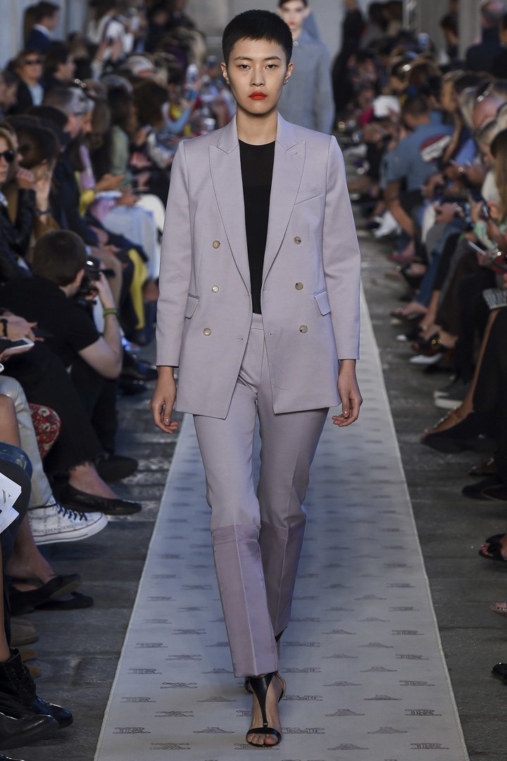 Max Mara（麦丝玛拉）2025米兰时装周时装秀