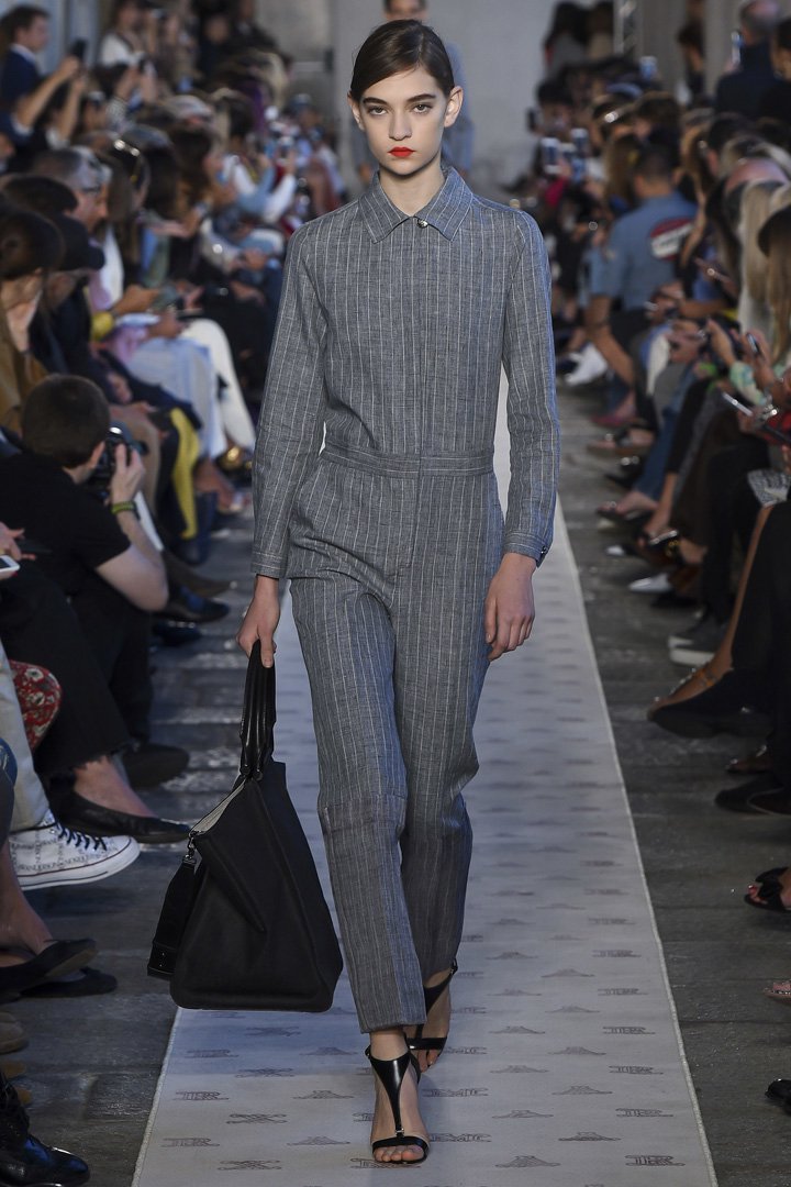 Max Mara（麦丝玛拉）2025米兰时装周时装秀