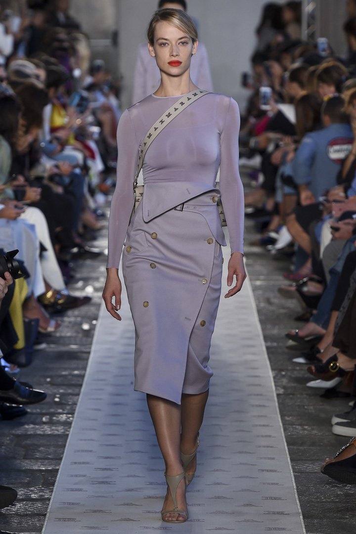 Max Mara（麦丝玛拉）2025米兰时装周时装秀