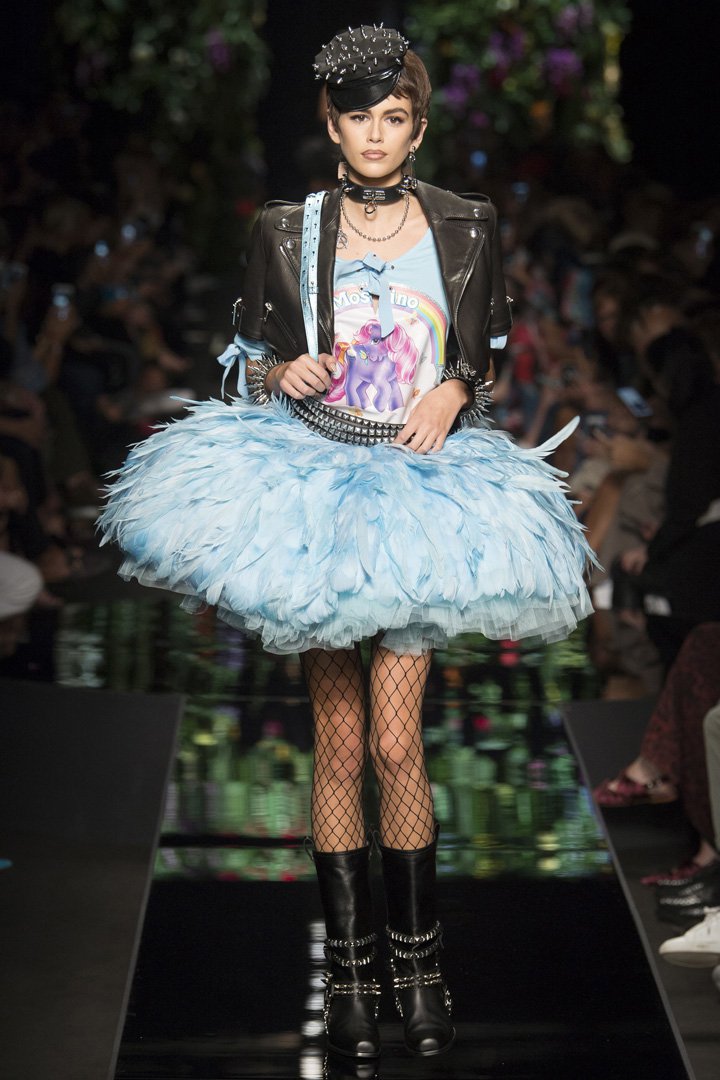 Moschino（莫斯其诺）2025米兰时装周时装秀