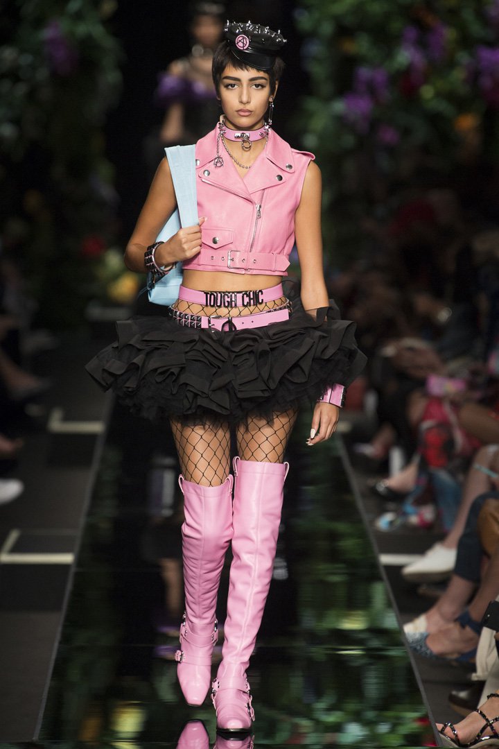 Moschino（莫斯其诺）2025米兰时装周时装秀