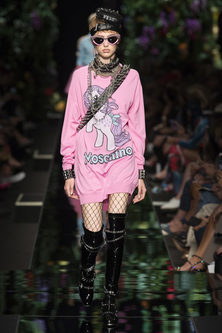 Moschino（莫斯其诺）2025米兰时装周时装秀