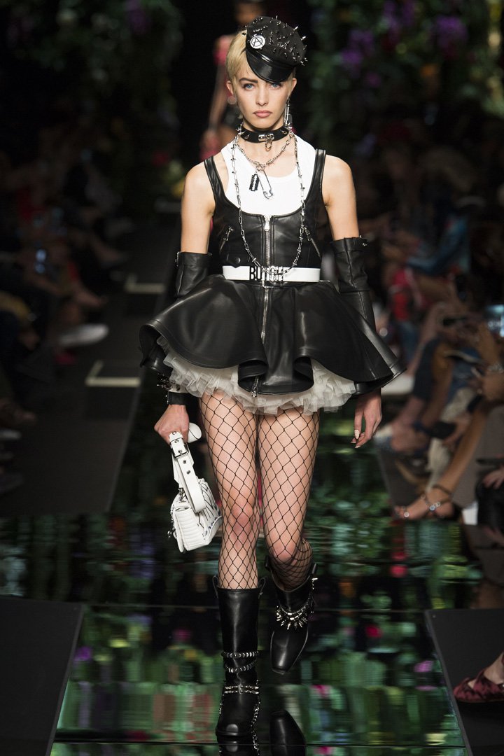 Moschino（莫斯其诺）2025米兰时装周时装秀