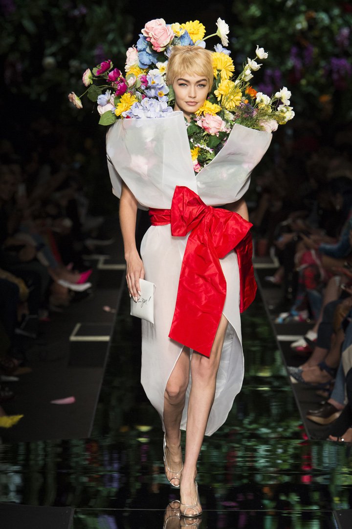 Moschino（莫斯其诺）2025米兰时装周时装秀