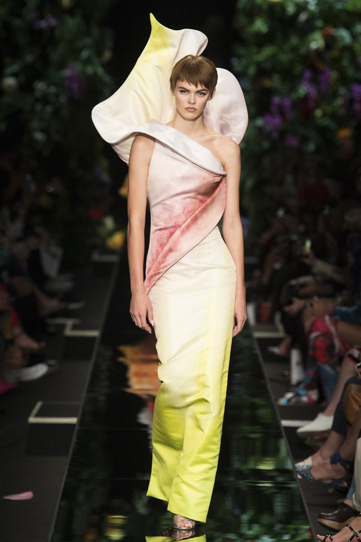 Moschino（莫斯其诺）2025米兰时装周时装秀