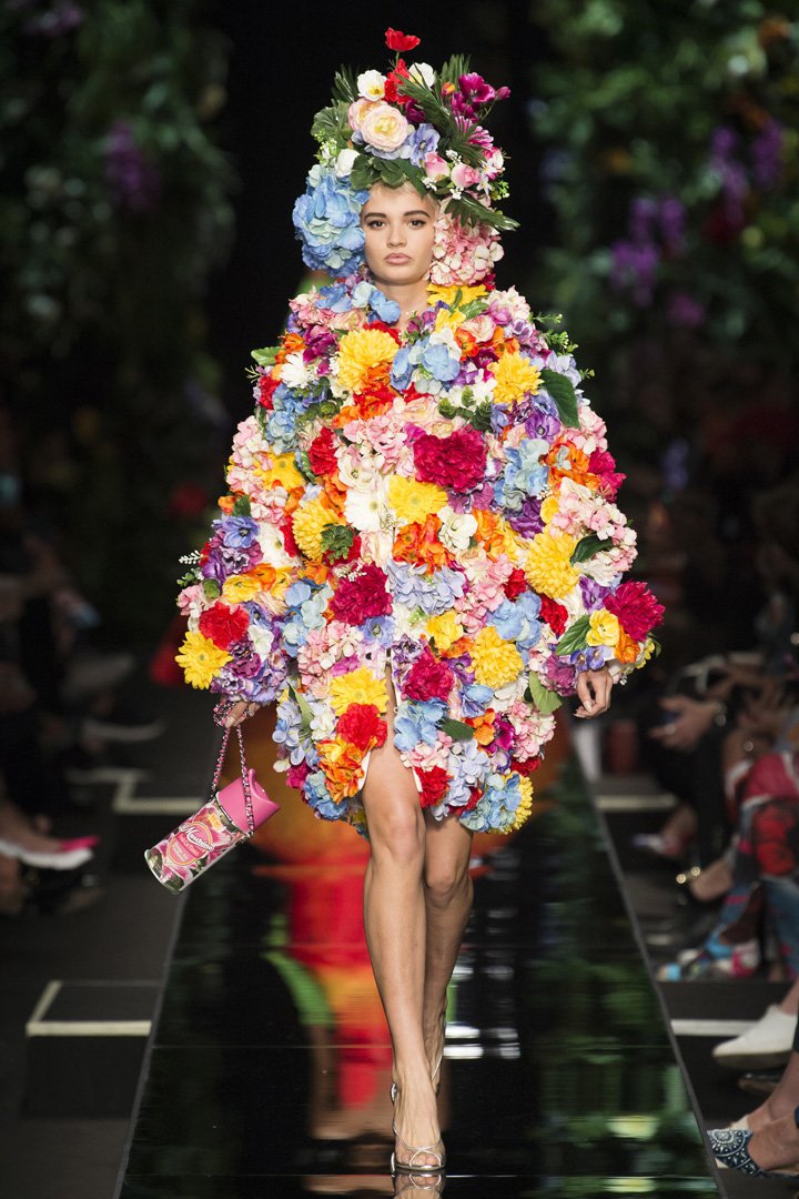 Moschino（莫斯其诺）2025米兰时装周时装秀