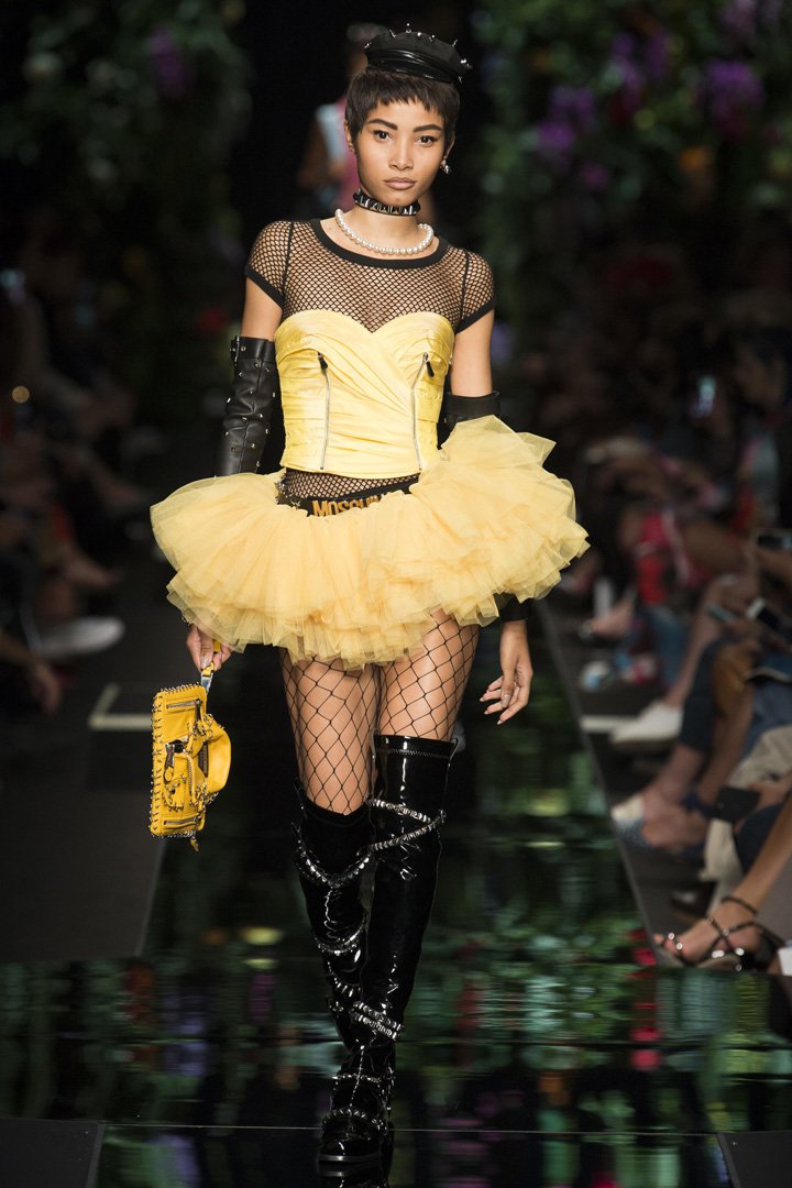 Moschino（莫斯其诺）2025米兰时装周时装秀
