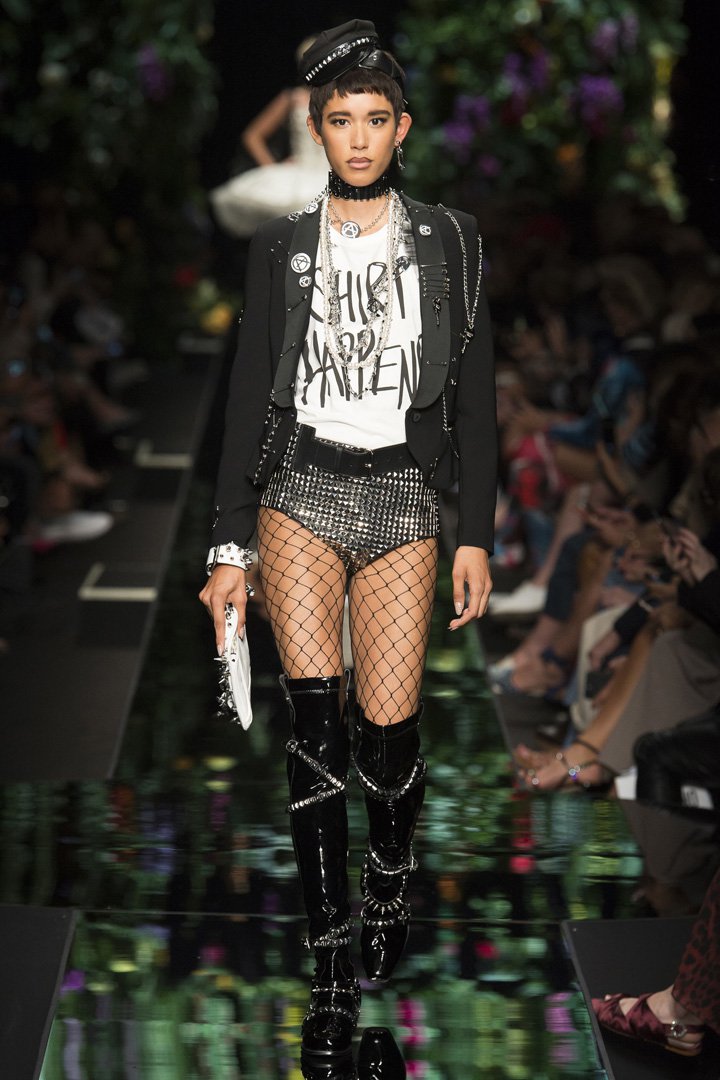 Moschino（莫斯其诺）2025米兰时装周时装秀