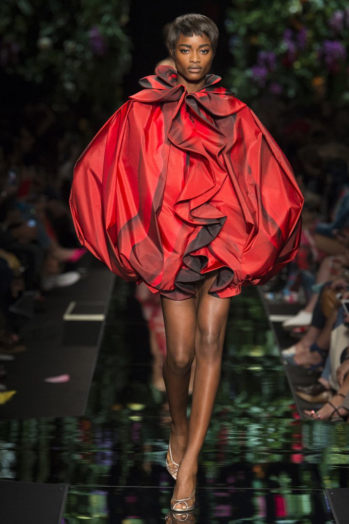 Moschino（莫斯其诺）2025米兰时装周时装秀