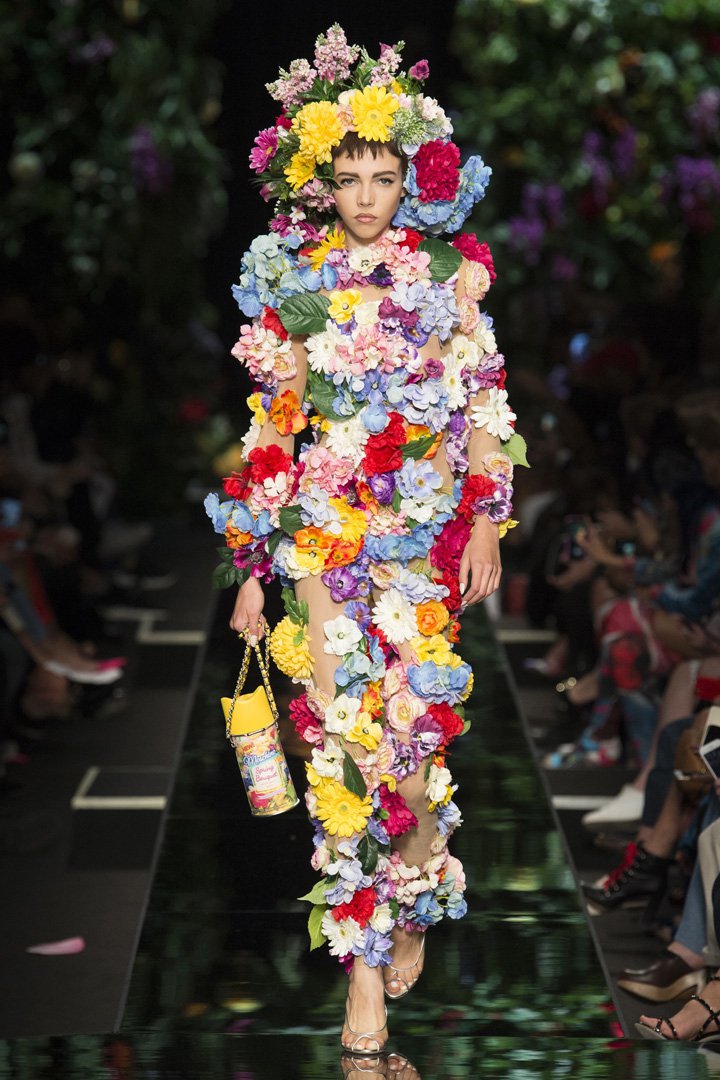 Moschino（莫斯其诺）2025米兰时装周时装秀