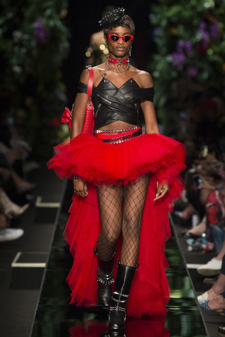 Moschino（莫斯其诺）2025米兰时装周时装秀