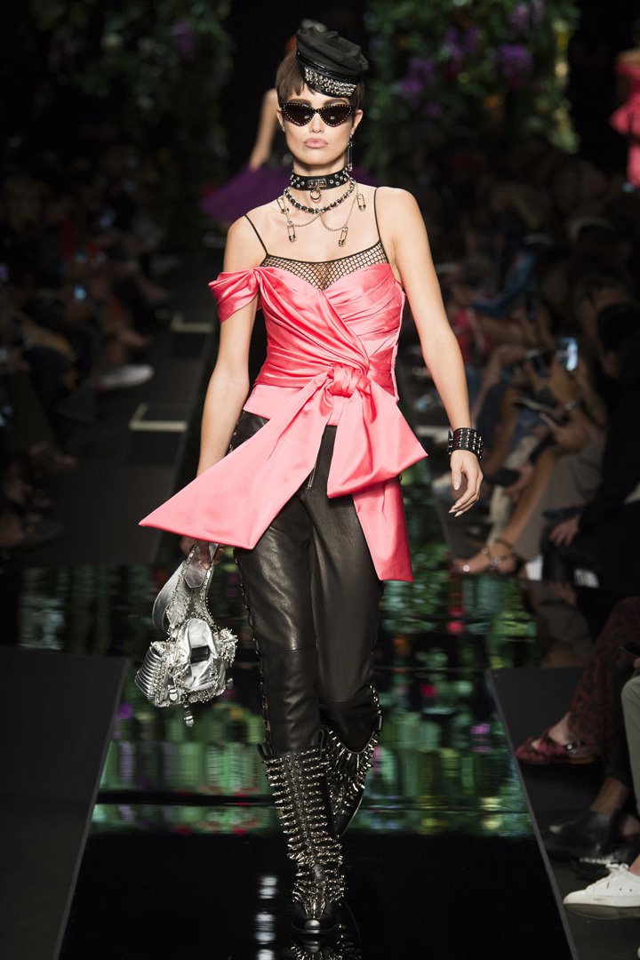 Moschino（莫斯其诺）2025米兰时装周时装秀